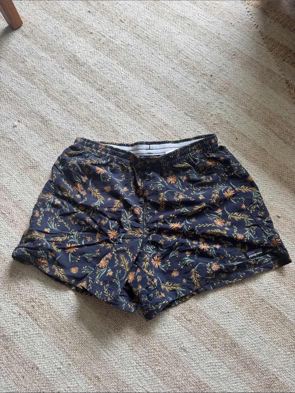Patagonia Women's Navy Floral Athletic Shorts - Picture 1 of 6